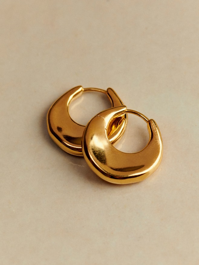 Sézane セザンヌ　ピアス　新作 SEZANE(セザンヌ) ピアス(レディース) - 海外通販のBUYMA