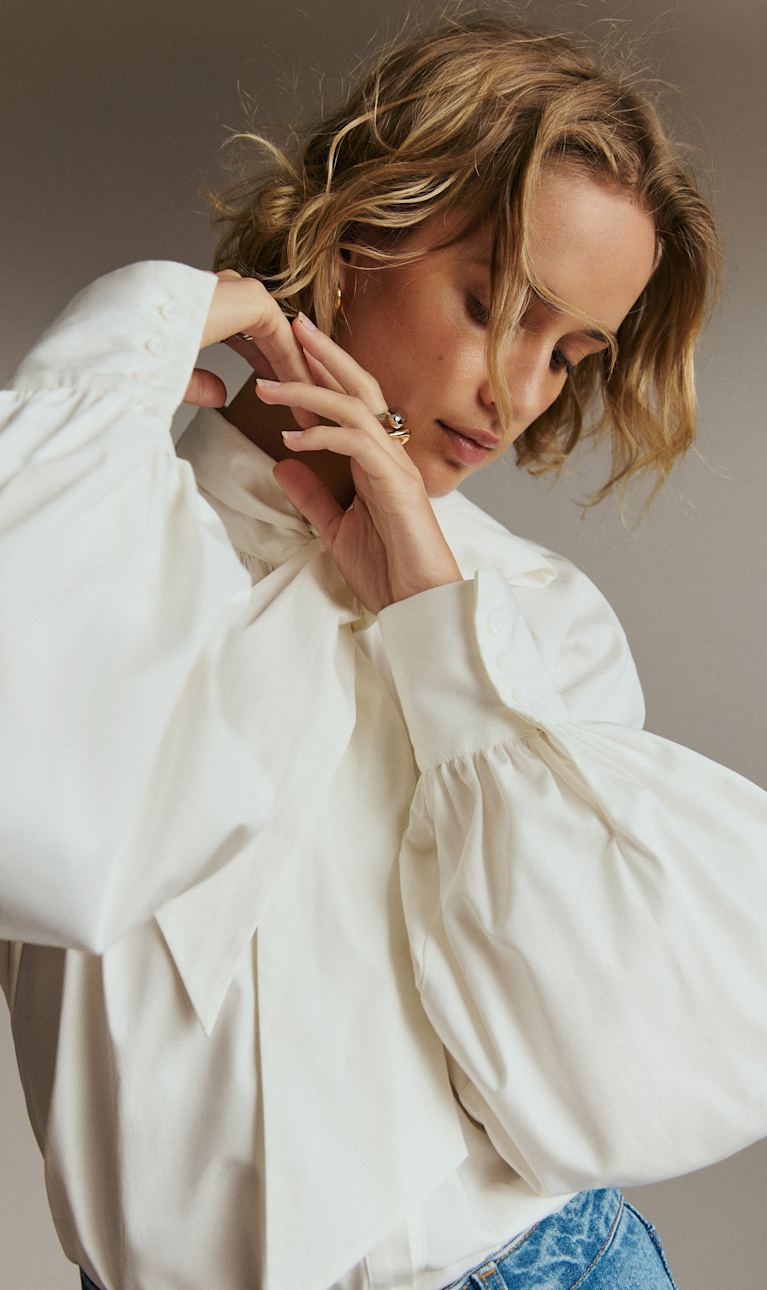 SÉZANE 半袖 ブラウス アイボリー 刺繍　36 Elegant women's tops | French heroes | Sézane