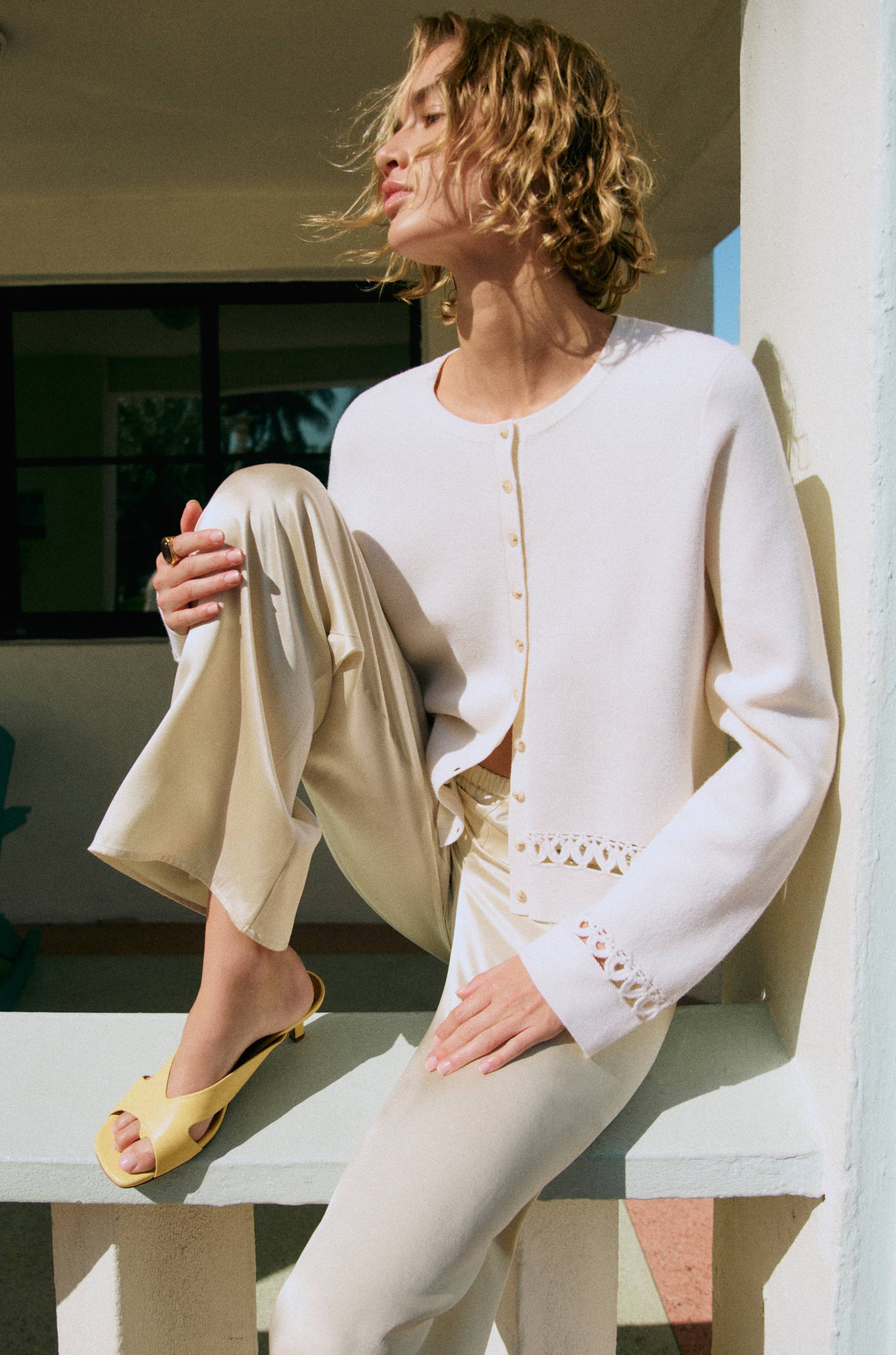 ニットコレクション : レディースセーター、カーディガン