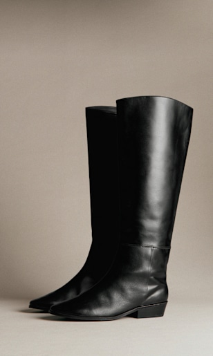 Low-Heeled Isaac Ankle Boot by Sézane