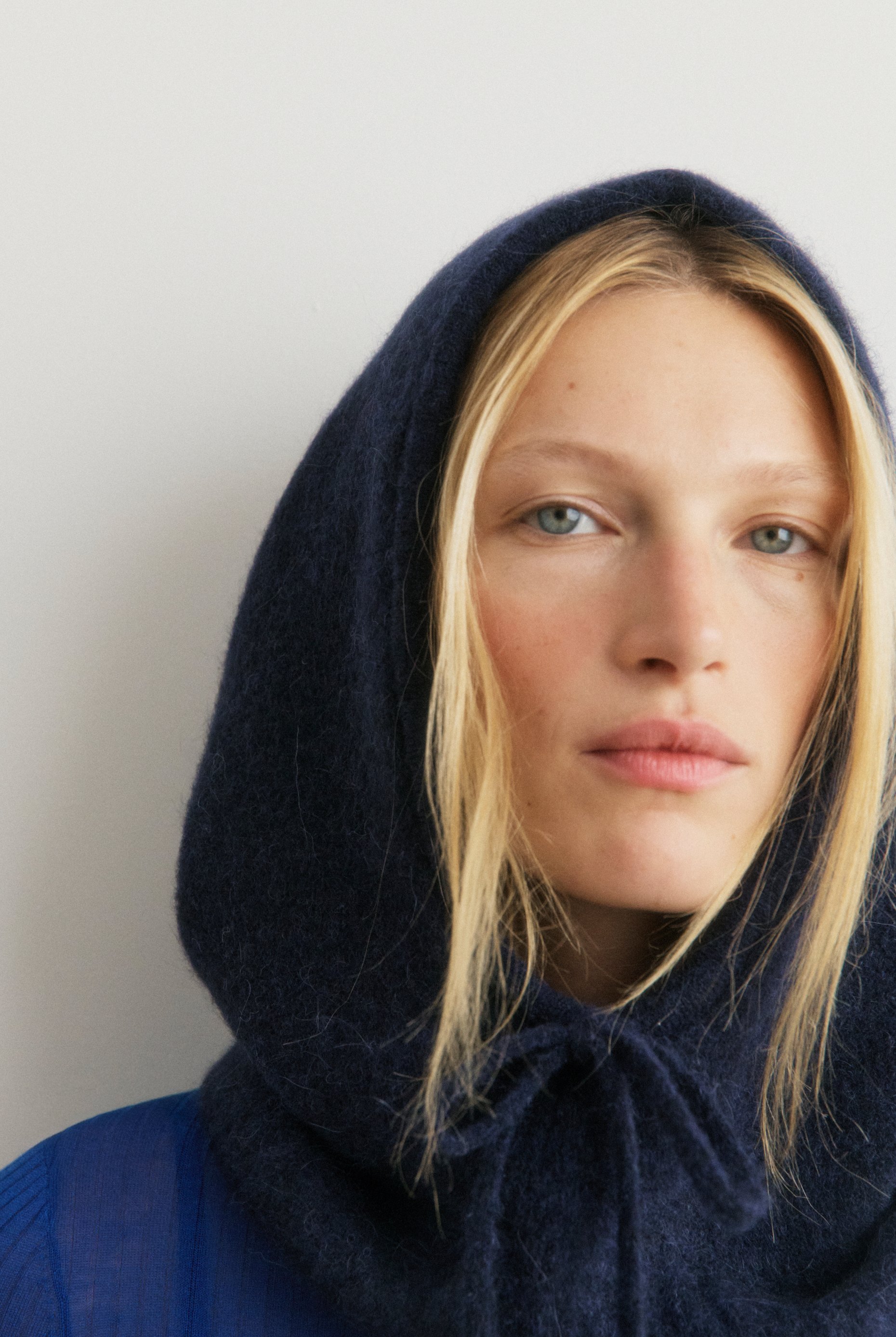 Côme Hooded Scarf by Sézane