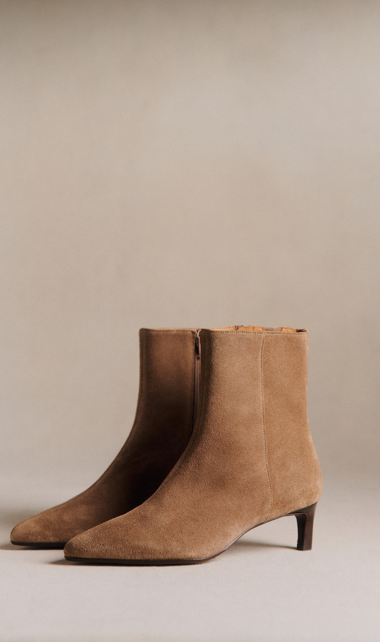 タイムレスなロングブーツ、アンクルブーツ | レディースウェア