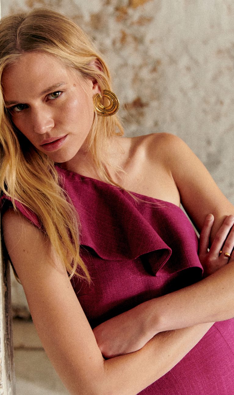 Sezane セザンヌ　サマードレス　ミニワンピース　赤　花柄 SEZANE(セザンヌ) ワンピース(レディース) - 海外通販のBUYMA