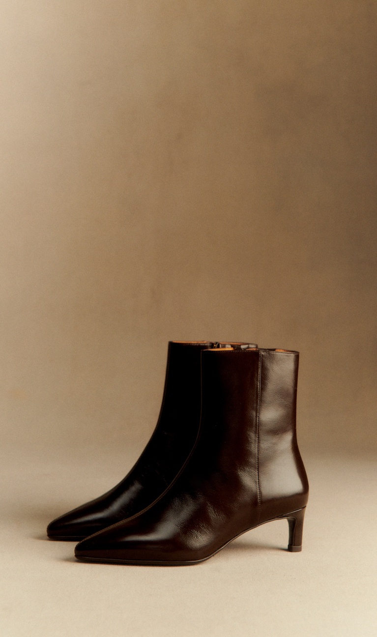 タイムレスなロングブーツ、アンクルブーツ | レディースウェア