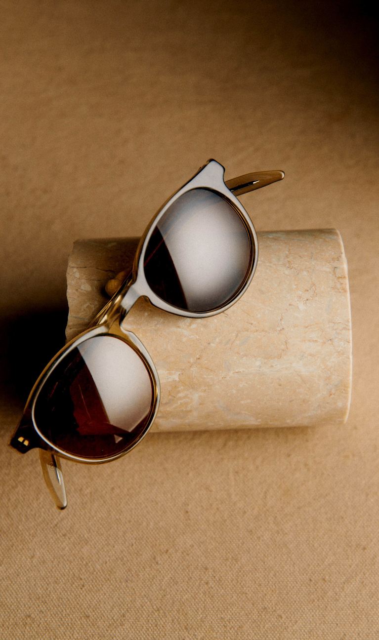 【Sezane】べっ甲×ゴールド 洗練サングラス Sunglasses | Womenswear | Sézane