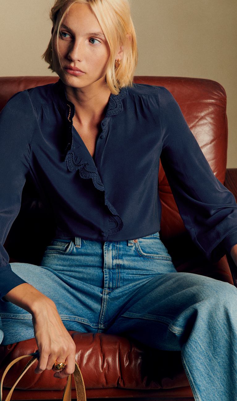 SEZANE 刺繍入りブルー長袖シャツ Garancine Shirt - Embroidery on Blue Background - Organic