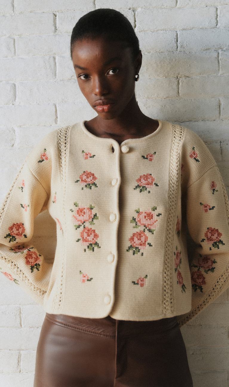 ニットコレクション : レディースセーター、カーディガン