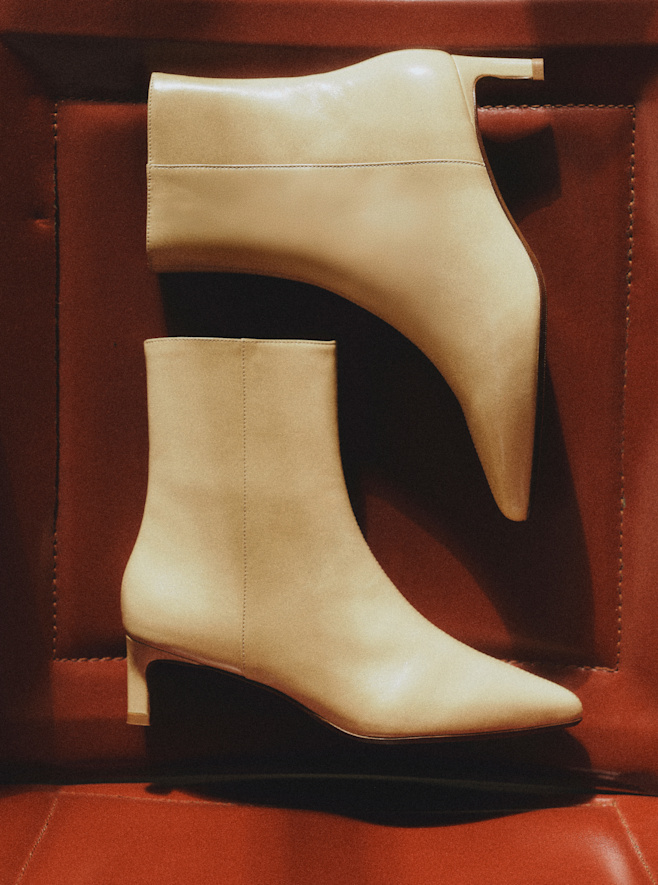 タイムレスなロングブーツ、アンクルブーツ | レディースウェア