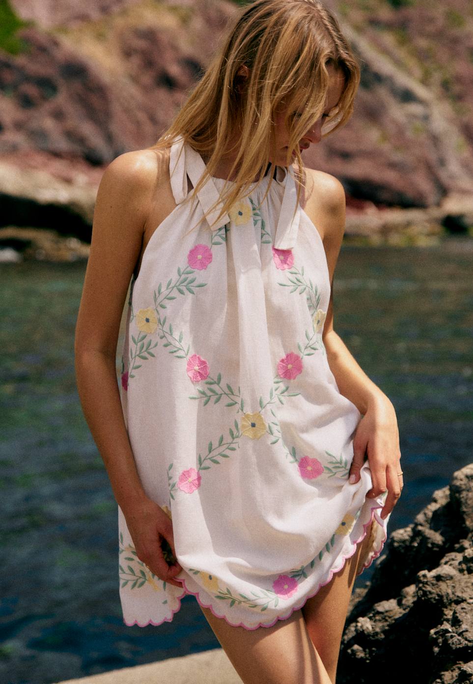 Sezane｜Anemone アンティークゴールドバックル 本革 細ベルト SEZANE(セザンヌ) ベルト(レディース) - 海外通販のBUYMA