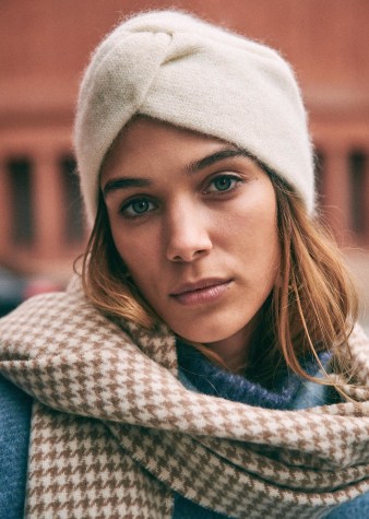 Sezane bonnet clearance