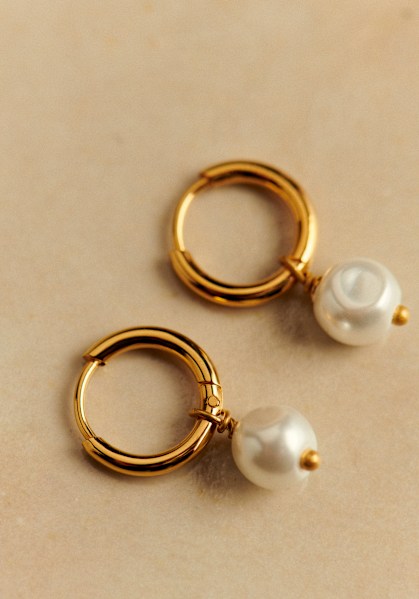 Alice Hoops - Pearlescent - Majority recycled brass - Sézane