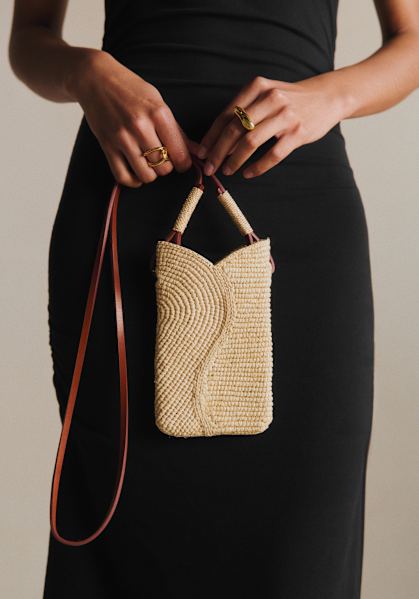 toasties　黒　ボア ボディバッグ　sezane 羊革 ウエストポーチ Crossbody Pouch Bag - Floral Embroidery - Cotton - Sézane