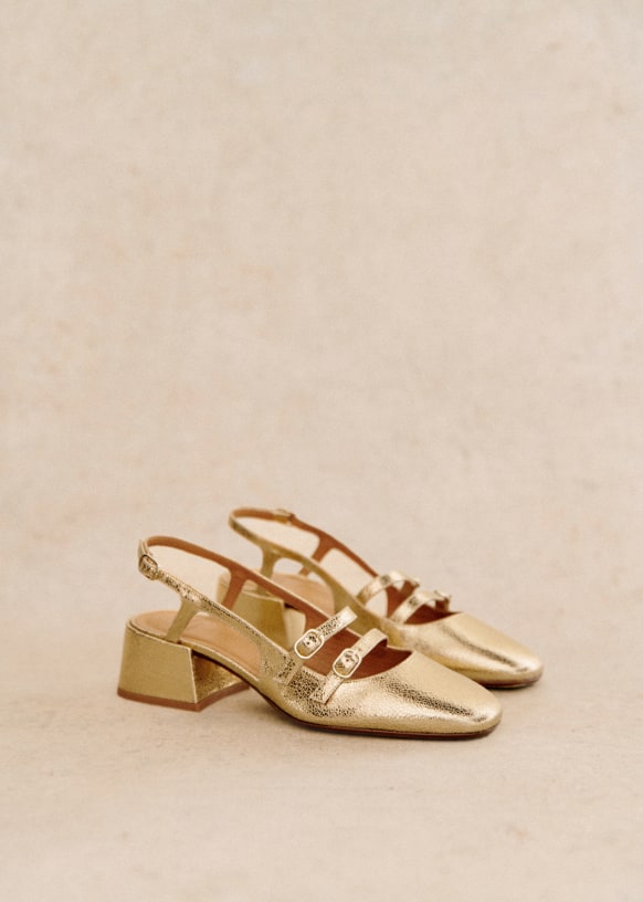 Sezane deals gold sandals