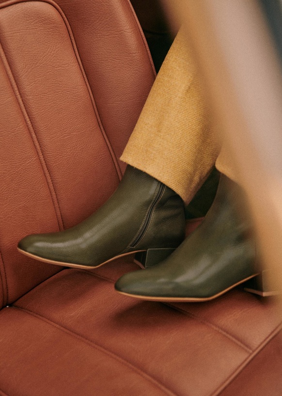 Noah Ankle Boots - Smooth Sage - Vegetable-tanned smooth goatskin leather -  Sézane
