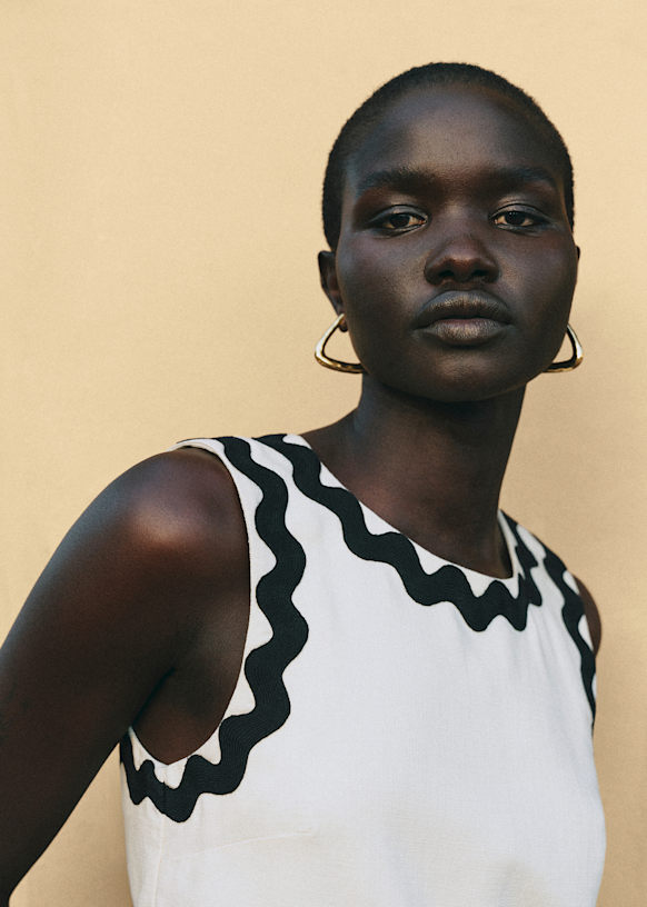 DEE ブラウス - エクリュ黒ジグザグ - ECOVERO™ LENZING™ビスコース