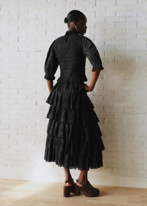 Bakta スカート - Sézane x SEA NY - プレーンブラックの刺しゅう