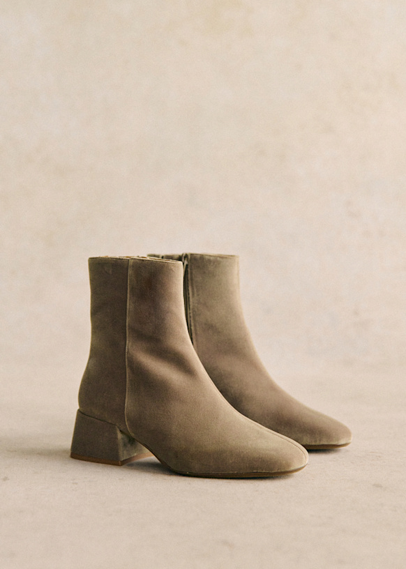 Paulette Low Boots - Sézane x MDLO - Taupe Velvet - Suede Paulette Low Boots - Sézane x MDLO - Taupe Velvet - Suede