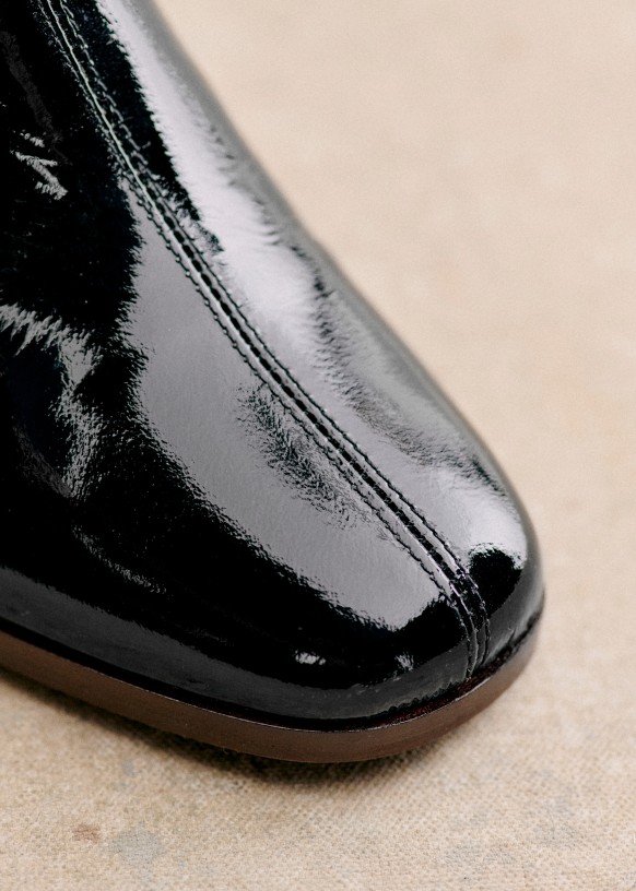 Black patent leather boots flat shop