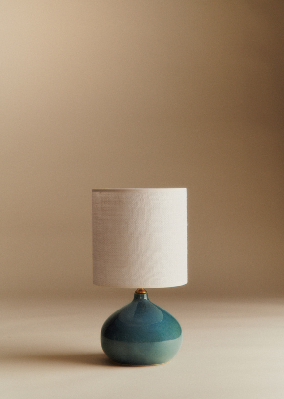 Lampe Banjo petit modèle - Bleu Orage - Abat-jour Dolce - Jute Écru