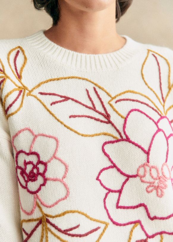 Doris セーター - 刺繍ピンクの花エクリュの背景 - メリノウール - Sézane
