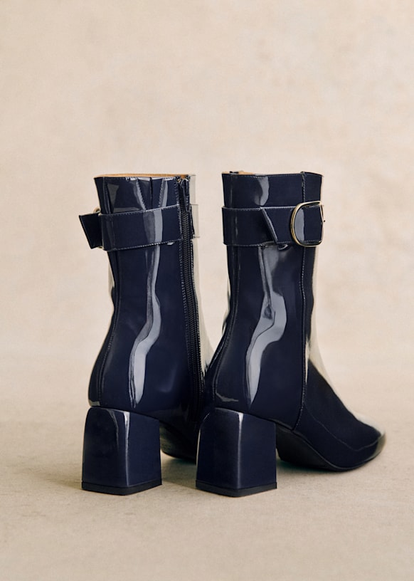 Margot patent boot top