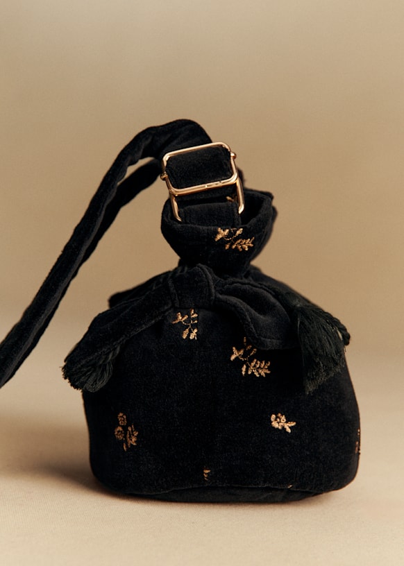 toasties　黒　ボア ボディバッグ　sezane 羊革 ウエストポーチ Victor Bag - Black Crocodile Print - Vegetable tanned, crocodile