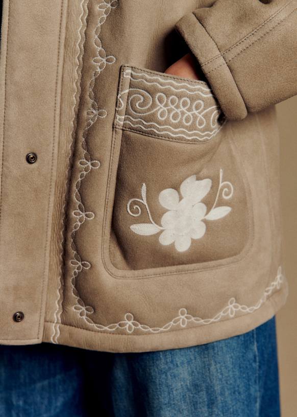 新品未使用　Sezane 刺繍ジャケット　36 Avery ジャケット - Sézane x SEA NY - デニム地にネイビーの刺しゅう