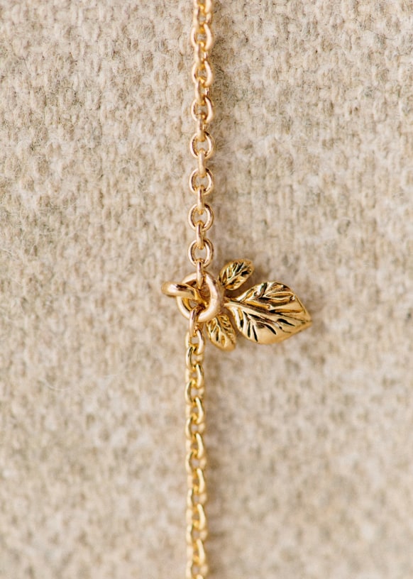 Gold robin necklace best sale