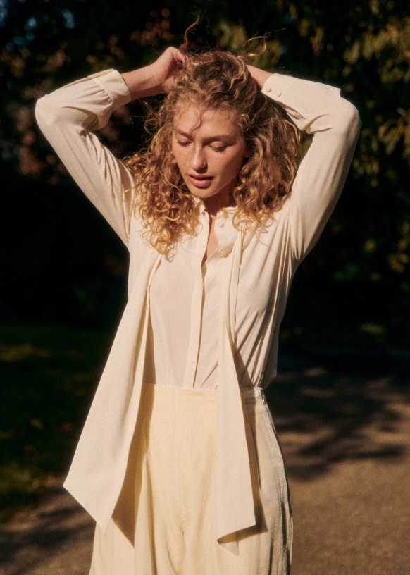 新品未使用Sézane セザンヌリリアシャツLilia Shirtエクリュ 新品未使用Sézane セザンヌリリアシャツLilia Shirtエクリュ - メルカリ