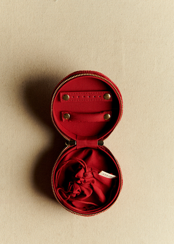 Écrin à bijoux velours milleraie - Rouge - Polyester - Octobre Éditions Écrin à bijoux velours milleraie - Rouge - Polyester - Octobre Éditions