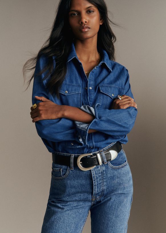 セザンヌ　オーガニックコットン フロントボタン Tシャツ Alba Shirt - Denim Blue - Organic cotton - organic textile - Sézane