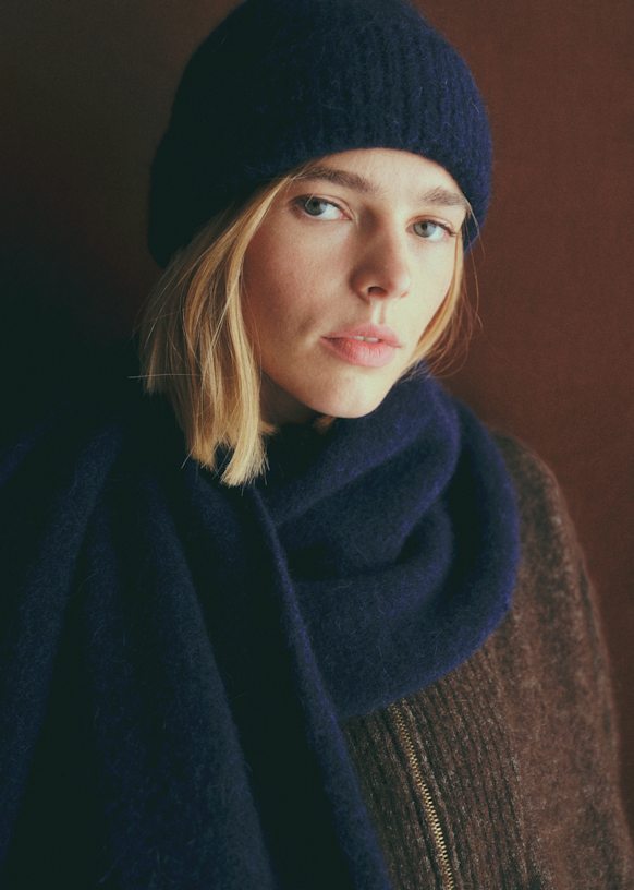 Marianne マキシスカーフ - ネイビー - ベビーアルパカ - Sézane