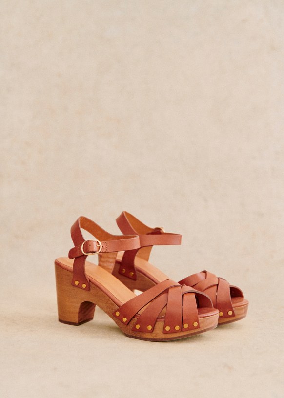 Camel clogs shop
