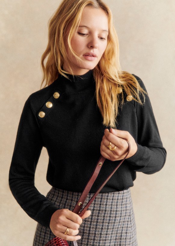 Pull sezane noir clearance