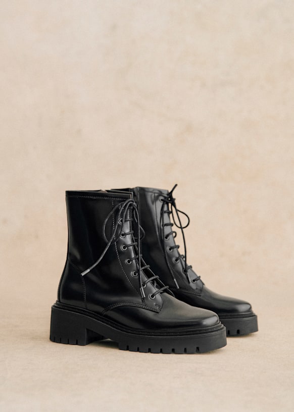 Ashley Ankle Boots - Glossy Black - Bovine leather - Sézane