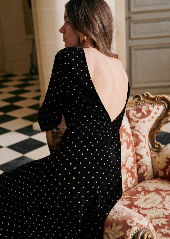 How to Accessorize a Polka Dot Dress: 13 Steps (with Pictures)