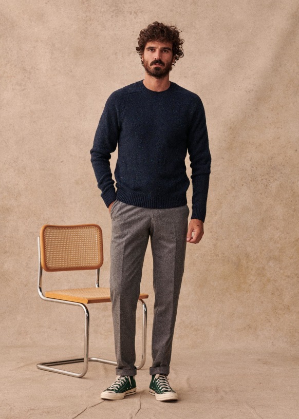Check styling ideas for「Extra Fine Merino V-Neck Long-Sleeve Sweater」|  UNIQLO US