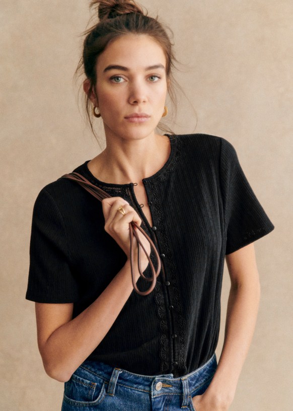 Laura T-Shirt - Black - Organic cotton - organic textile - Sézane