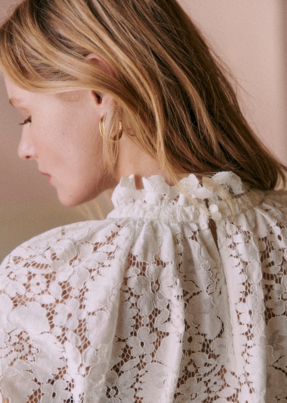 Sezane フリル付きホワイトシャツ Sezane フリル付きホワイトシャツ