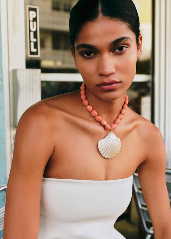 Sacha ネックレス - 真珠光沢 コーラル - 樹脂 - Sézane