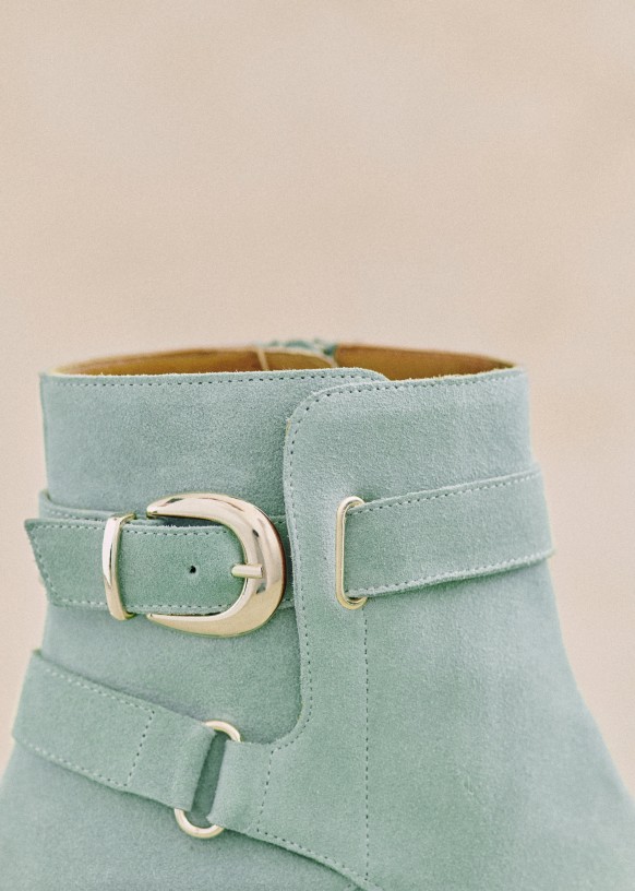 Mint outlet green boots