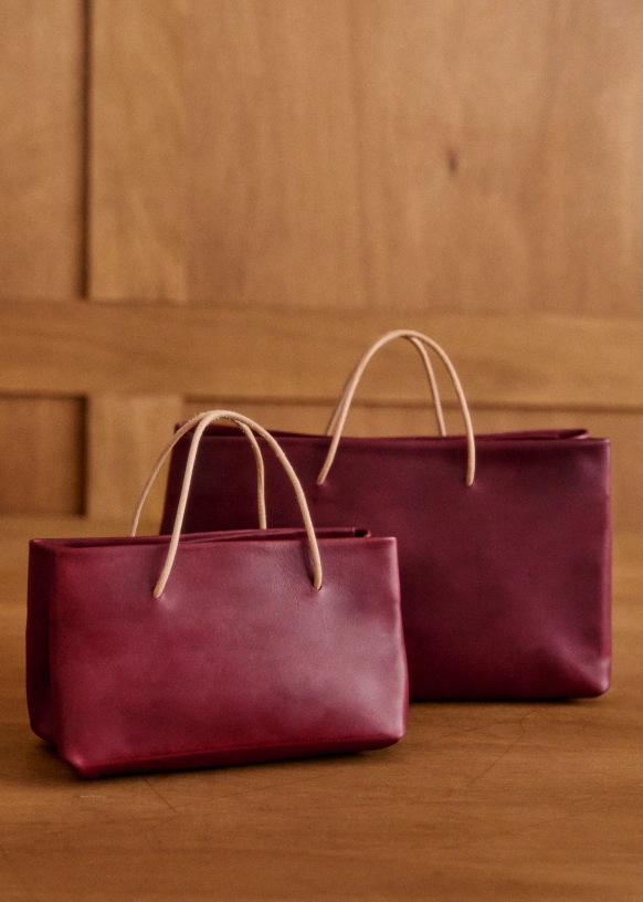 TINY x LARFEUILLE Tote Bag Burgundy Smooth Heritage Bovine vegetable tanned leather Sezane