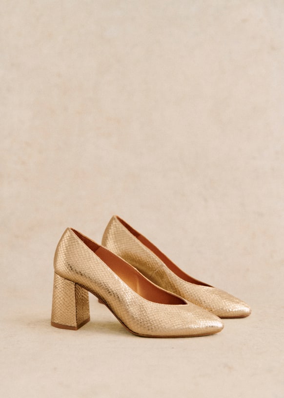 The Block Heel Pointed Pump in Light Natural