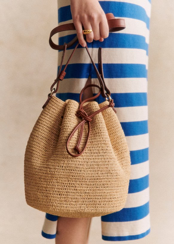 Bucket Bag Farrow Raphia ockerfarbene Rauten Raffia Sezane