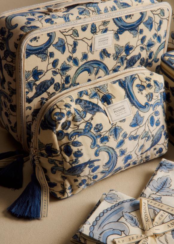 マリンブルーパイソンポーチ【made in italy】 Toiletry Bag - Sézane x Antoinette Poisson - Blue Diamond Print