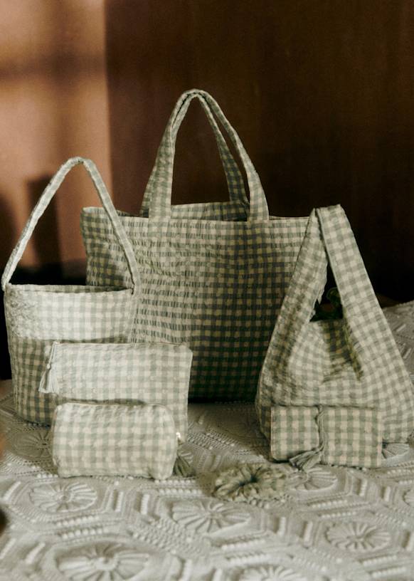 関税込 セザンヌ 花柄刺繍入 コットン スーパーマーケットバッグ Floral embroidered grocery bag - Sage - Cotton - Sézane