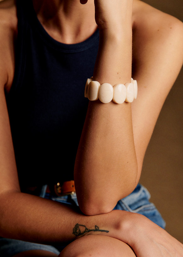 GW限定 Sézane ブレスレット Amandine Bracelet - Carmine Red - Resin - Sézane