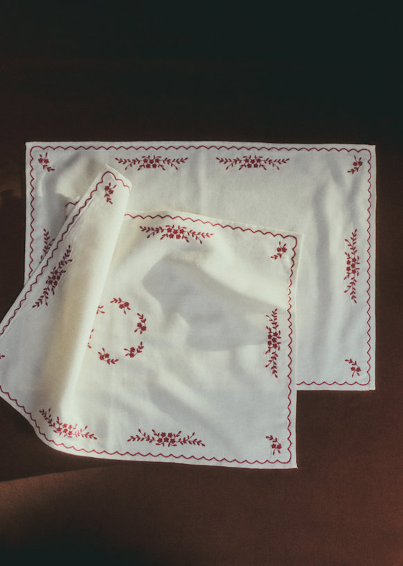 Set De Table Brodé Main – Plumetis Et Jours, 35x50 Cm, Blanc, 100% Coton, Neuf
