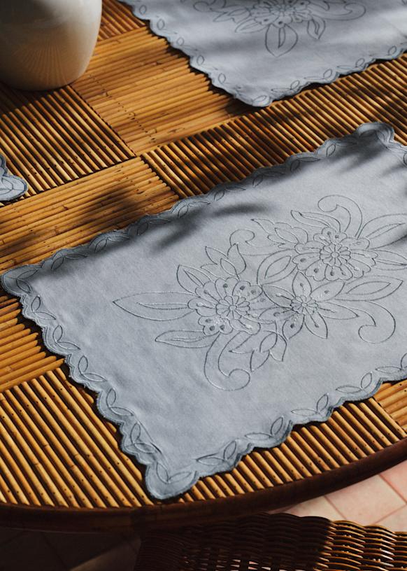 Placemat - Primavera Embroidered - Sunday in the Garden - Storm Blue