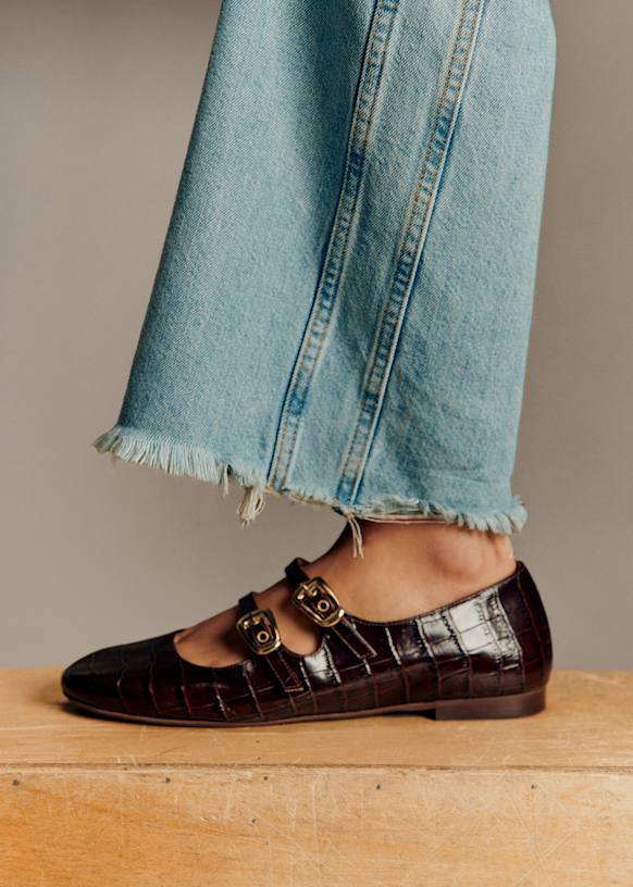 Low Clélia Ballerinas - Black Crocodile Print - Bovine leather
